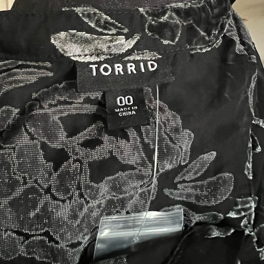 🆕 𝐓𝐨𝐫𝐫𝐢𝐝 Blouse - Picture 10 of 15